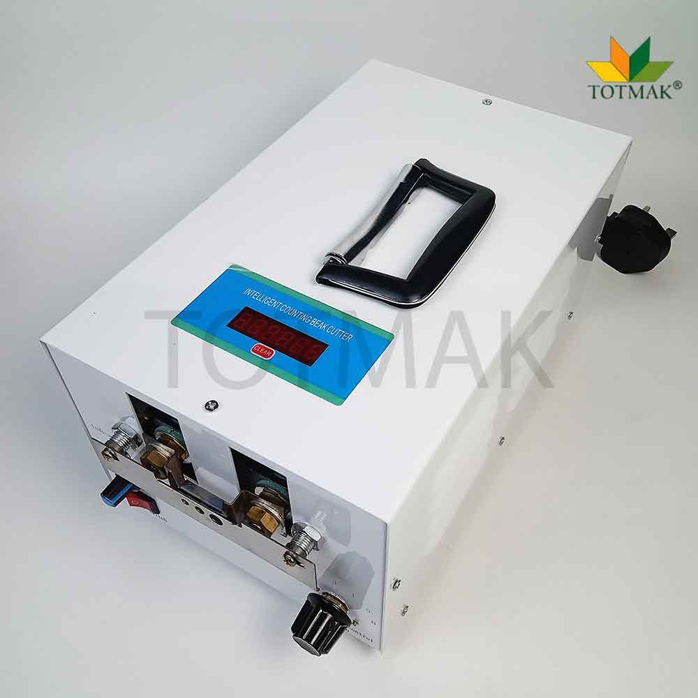 Automatic Debeaking Machine